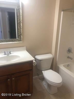 Building Photo - 405 Fledge Dr