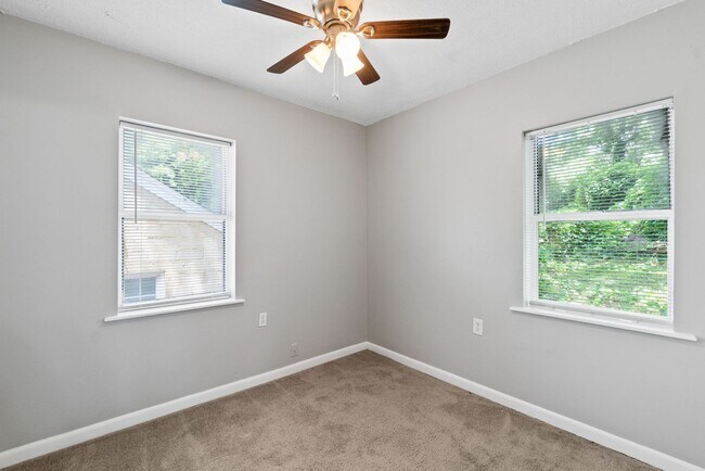 Building Photo - Duplex - For Rent West Side $ 1200.00/Month