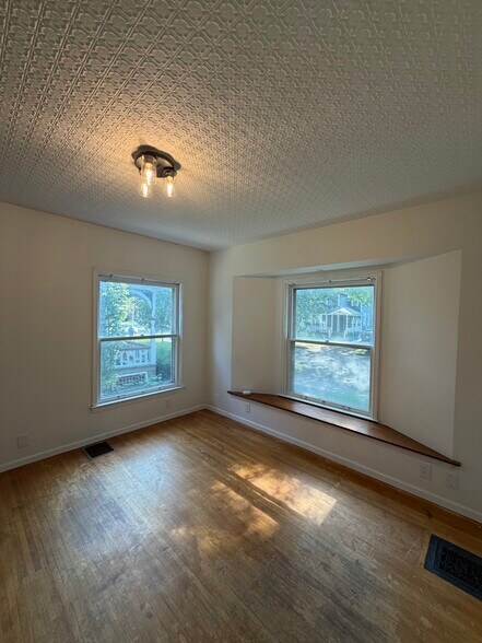 Building Photo - 481 Meigs St