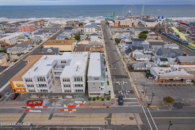 Building Photo - 64 Sheridan Ave