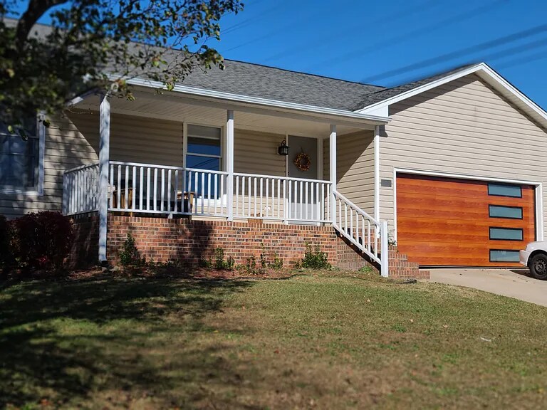 Primary Photo - 4219 Chilton Way