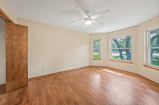 Building Photo - 2013 Mayfield Dr