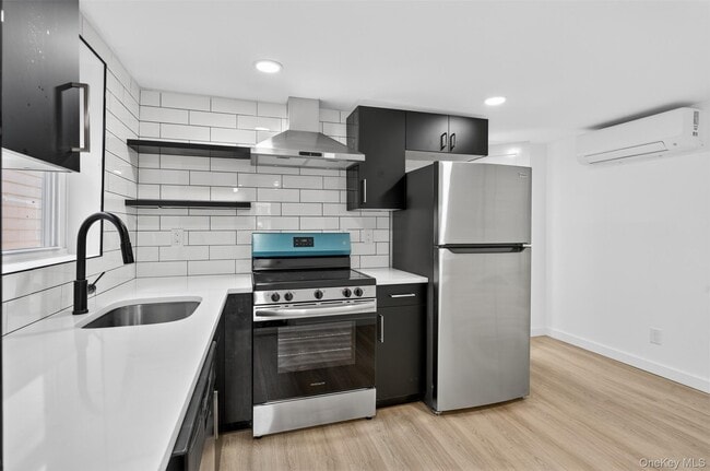 Building Photo - 165 W Main St