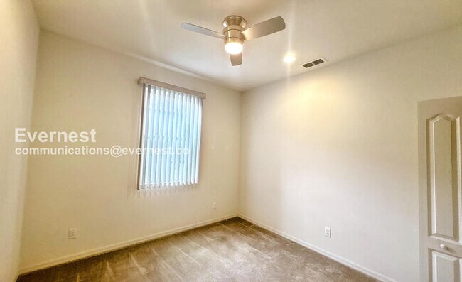 Building Photo - SPECIAL PROMOTION / Modern 4-Bedroom Home with Attached Garage / Pet-Friendly / Vouchers Accepted...