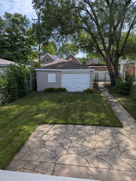 Building Photo - 7633 S Langley Ave