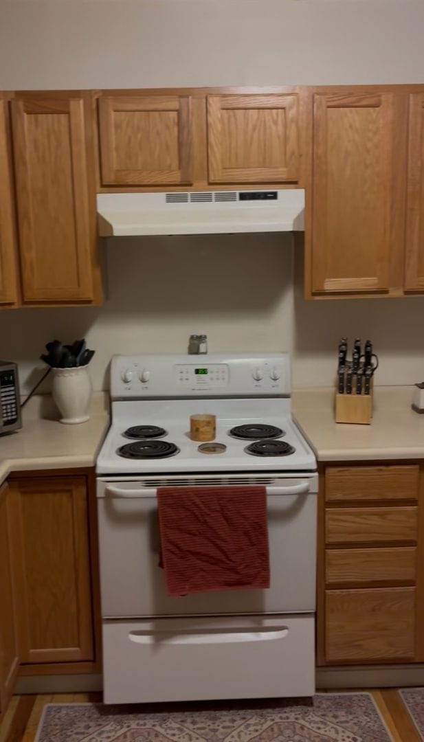 Building Photo - 231 Main St