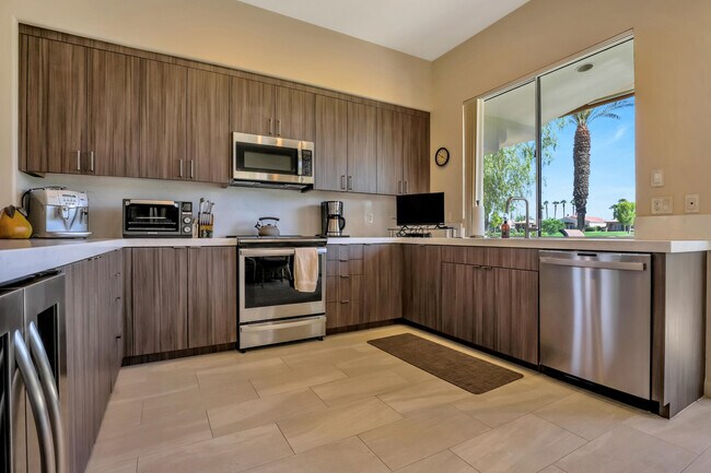 Building Photo - 125 Rainbird Cir