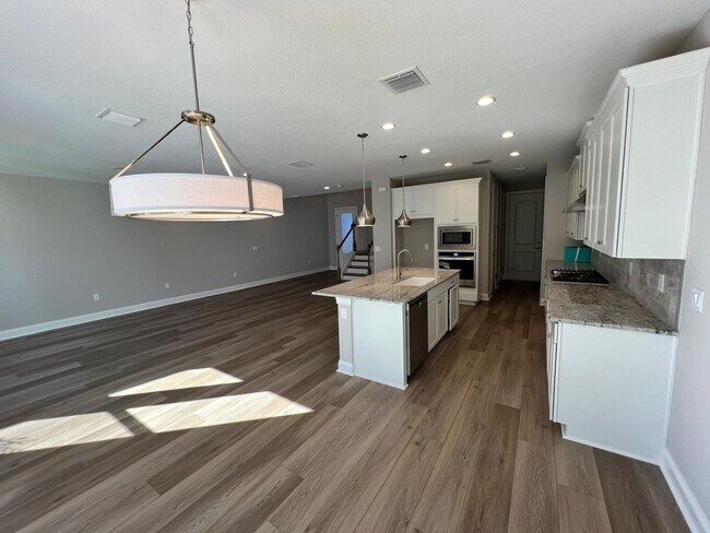 Building Photo - 11352 Newtonian Blvd