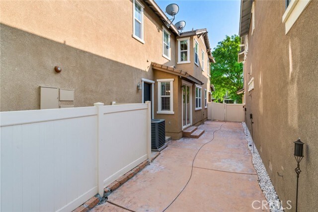 Building Photo - 26392 Fowler Dr