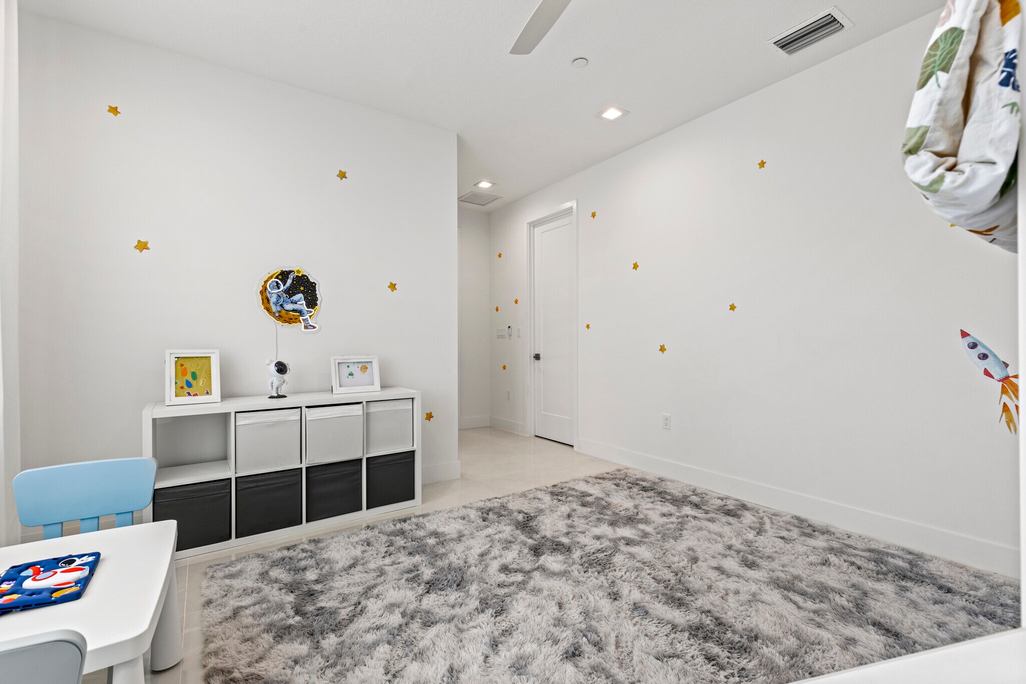 Building Photo - 12884 Wingspan Ct