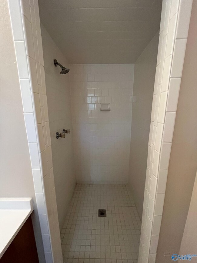 Building Photo - 803 Corsbie St NW