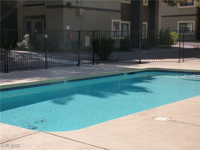Building Photo - 5044 S Rainbow Blvd