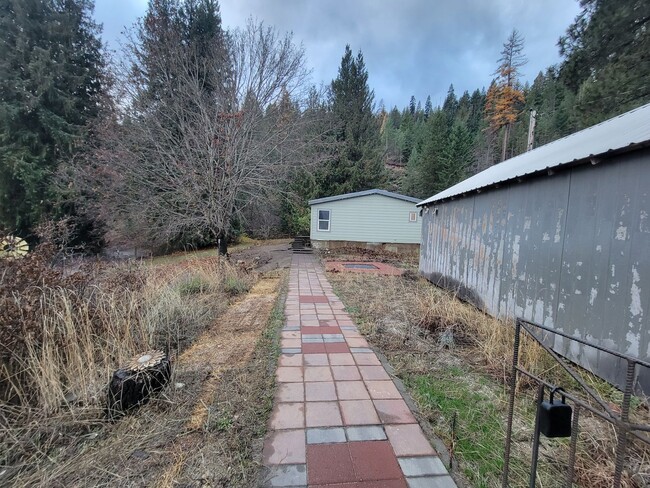 Building Photo - 2 Bedroom, 2 Bathroom in the Cusick Countr...