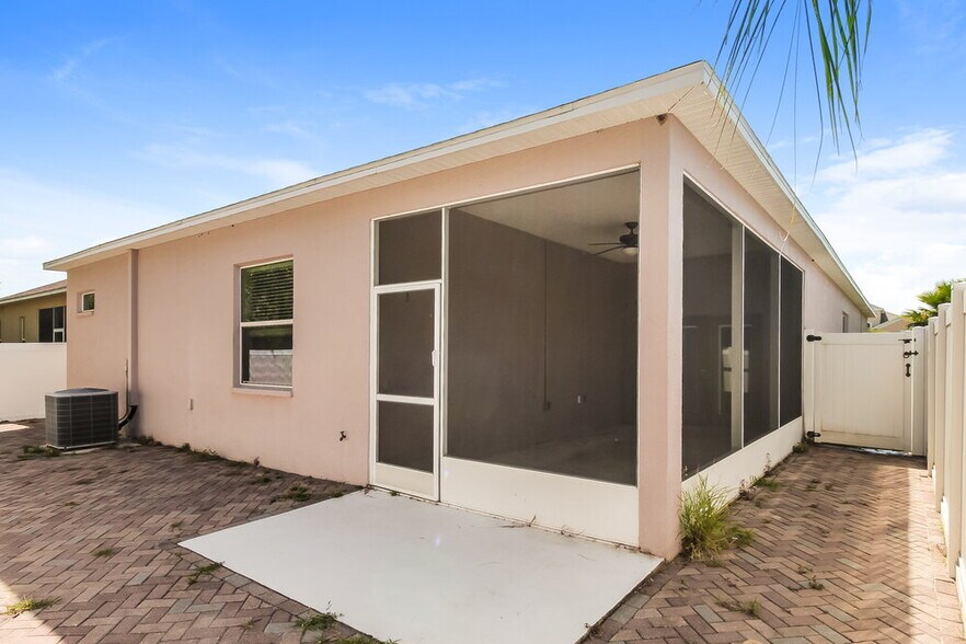 Building Photo - 4323 Sand Ridge Blvd