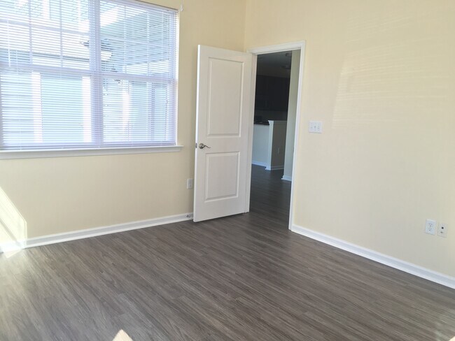 Building Photo - 4315 Farringdon Wy