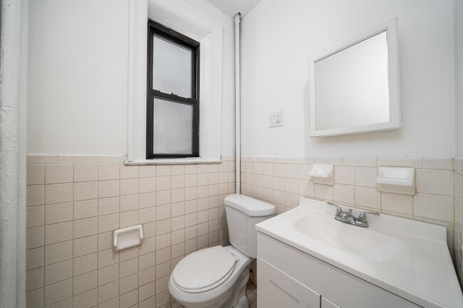 Building Photo - 429 Fairmount Ave