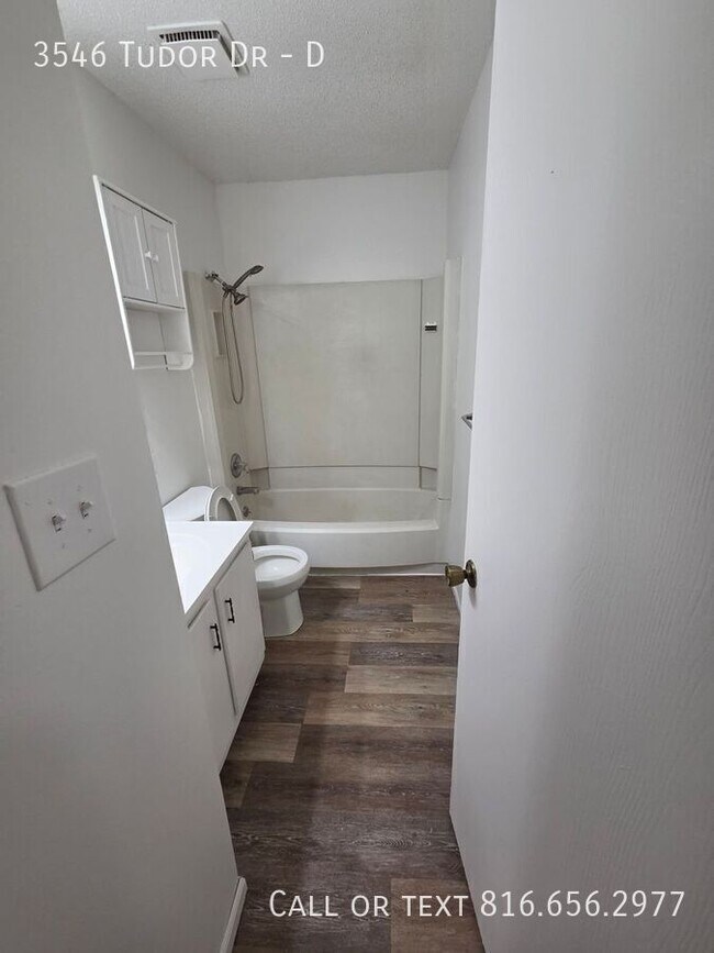 Building Photo - 3546 Tudor Dr