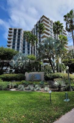 Building Photo - 1121 Crandon Blvd