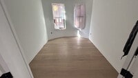 Building Photo - Charming 5 Bedroom -No Broker Fee