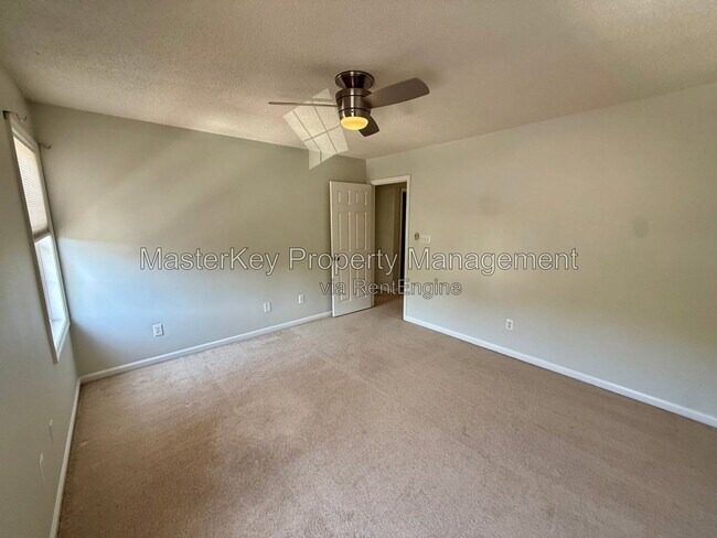 Building Photo - 114 Pointe Crest Ct