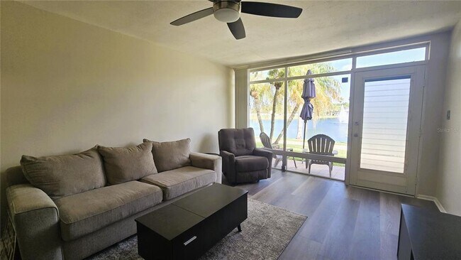 Building Photo - 4354 Tahitian Gardens Cir