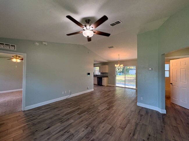 Building Photo - Charming Rental Home in Northwest Ocala – Comfort, Convenience & Value!