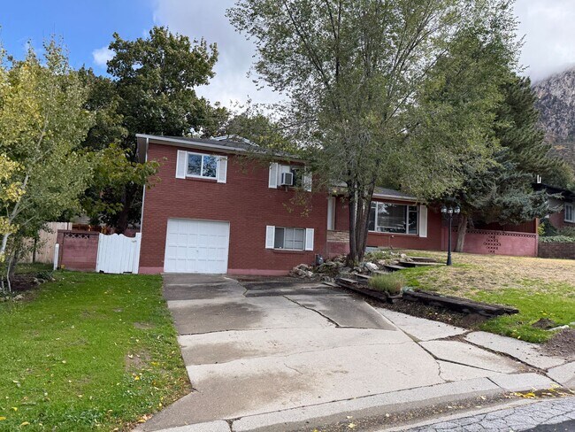 Building Photo - 5 Bedroom Home; Millcreek; 2800 sq ft; Lar...