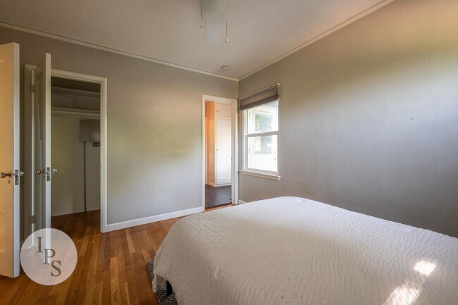 Building Photo - Beautifully Updated Fresno High Home - Walkable to Gazebo Gardens, 3BR/1BA, Partially Furnished