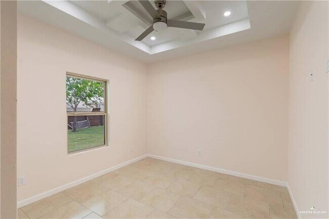 Building Photo - 2600 Vivien Dr
