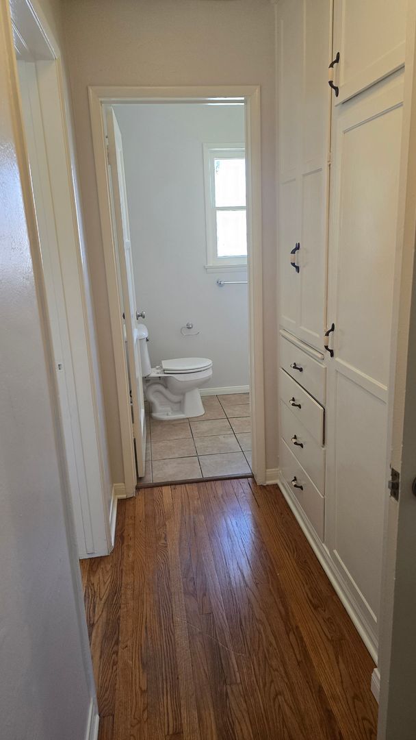 Building Photo - Single Story Home with Large Yard availabl...