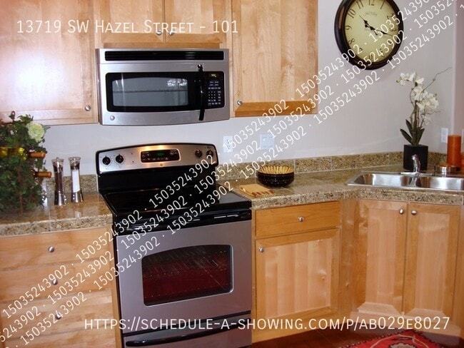 Building Photo - 13719 SW Hazel St