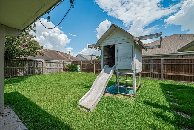 Building Photo - 6907 Yardley Dr