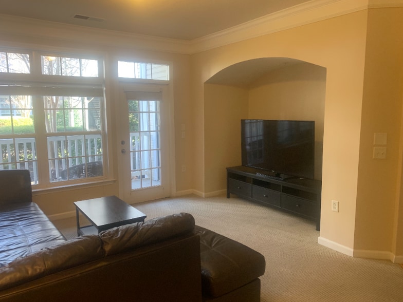 Building Photo - 505 Sunset View Terrace SE