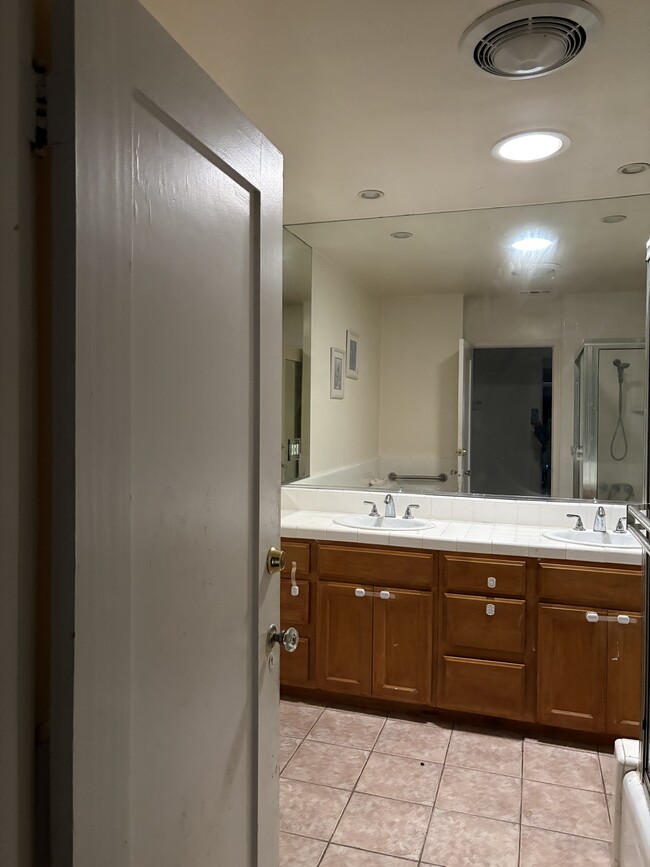 Building Photo - 4177 Halldale Ave