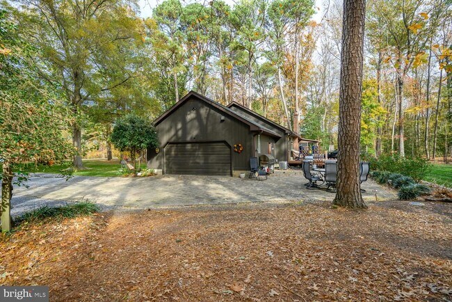 Building Photo - 23869 Mt Misery Rd