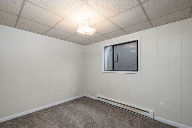 Building Photo - 603-605.5-6055 N Virginia Rd