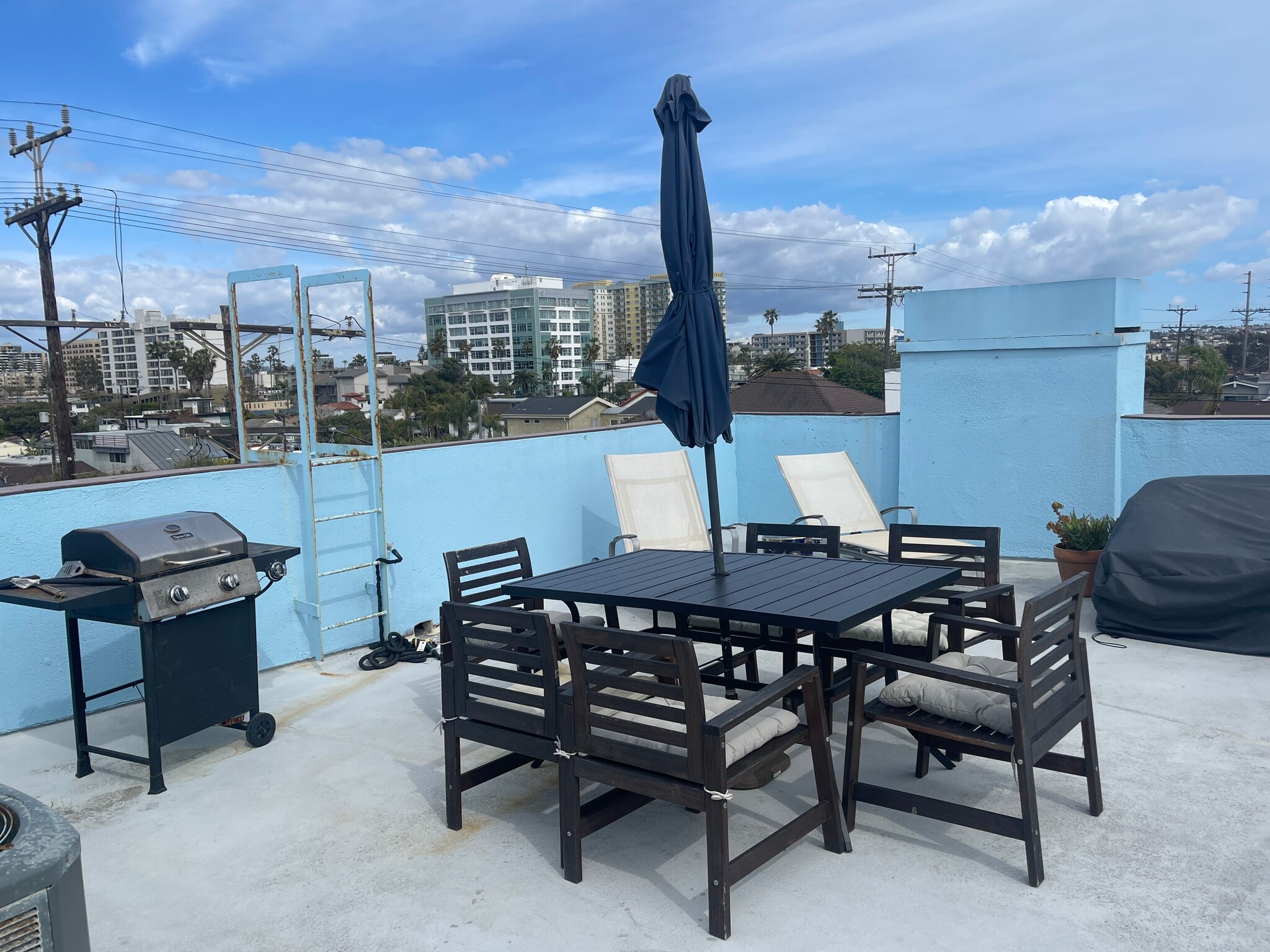 Building Photo - 32 28th Ave