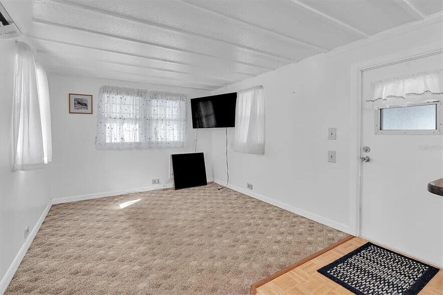 Building Photo - 7801 34th Ave N