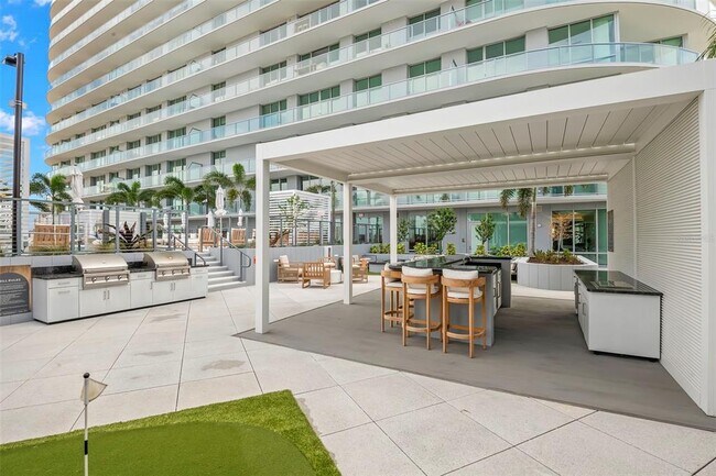 Building Photo - 400 Central Ave