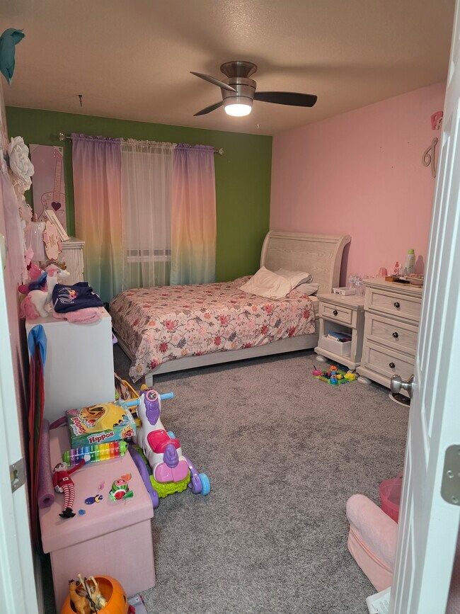 Building Photo - 128 N Prairie Falcon Pkwy