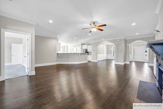 Building Photo - ONE STORY EXECUTIVE HOME READY FOR YOU IN REGATTA FOREST