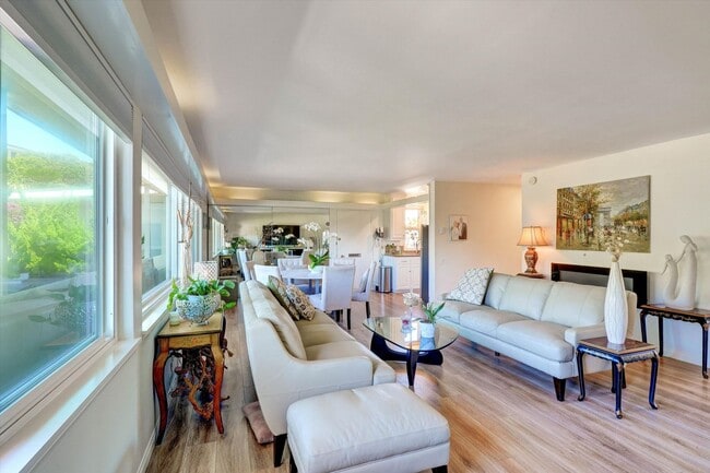 Building Photo - 13561 Table Rock Dr