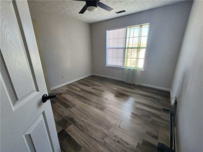 Building Photo - 6031 Ambassador Dr