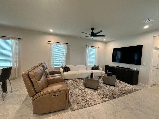 Building Photo - Beautiful Home For Rent in Apopka!