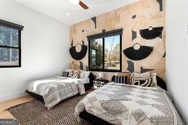 Building Photo - 3600 Lower Roswell Rd