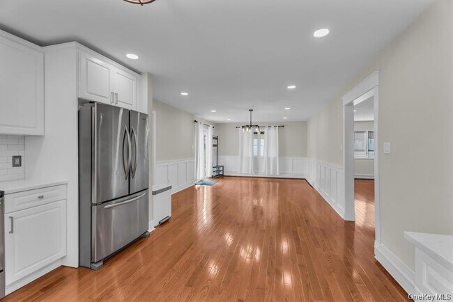 Building Photo - 2810 Chestnut Ave