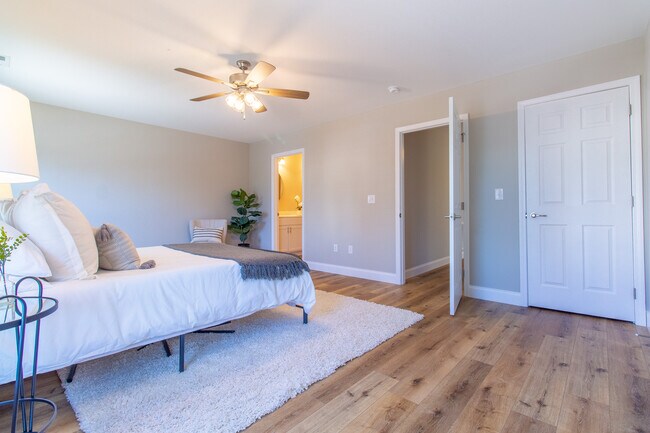 Building Photo - 512 Catalina Ct