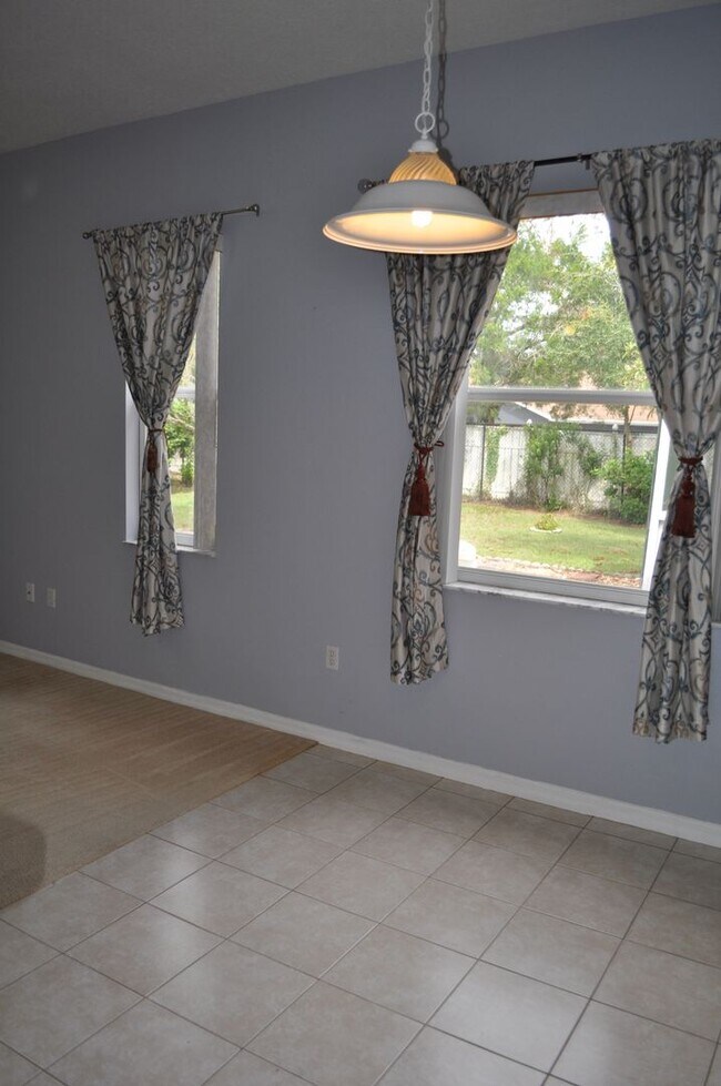 Building Photo - Lovely home in Pine Lakes