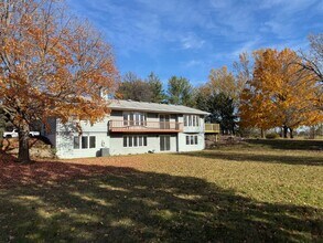 Building Photo - 5500 Vagabond Ln N