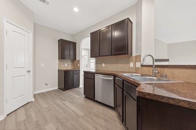 Building Photo - 21406 Forest Colony Dr